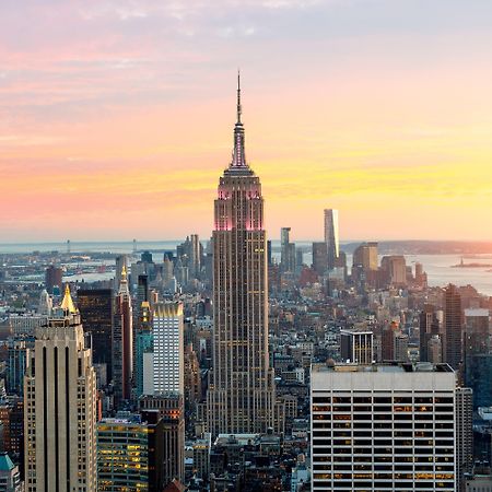Holiday Inn Express Manhattan Midtown West By Ihg New York Eksteriør bilde